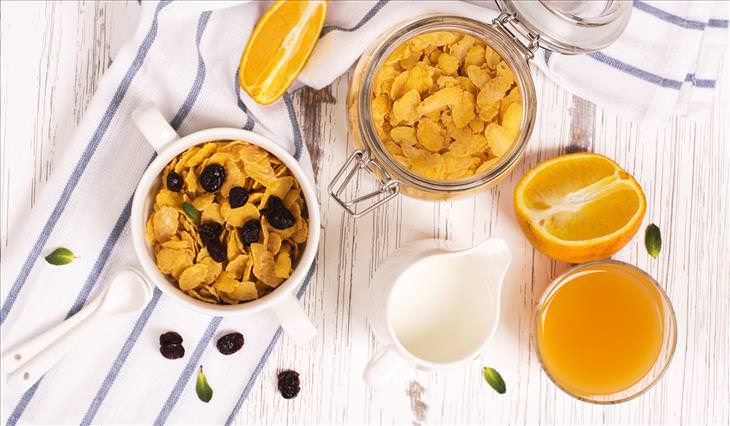 O mito sobre o saudável suco de laranja para o café da manhã!