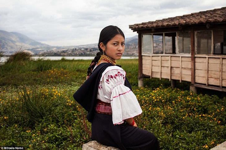 fotógrafa romena mihaela noroc tira fotos de mulheres ao redor do mundo