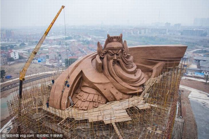 Estátua Gigante de Guan Yy