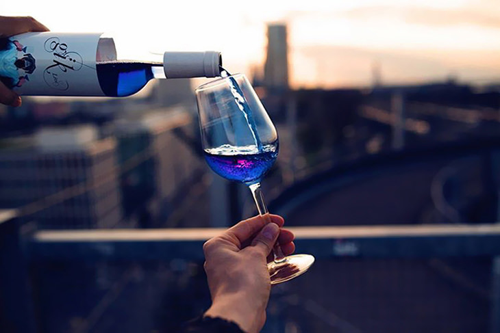 você conhece o vinho azul?