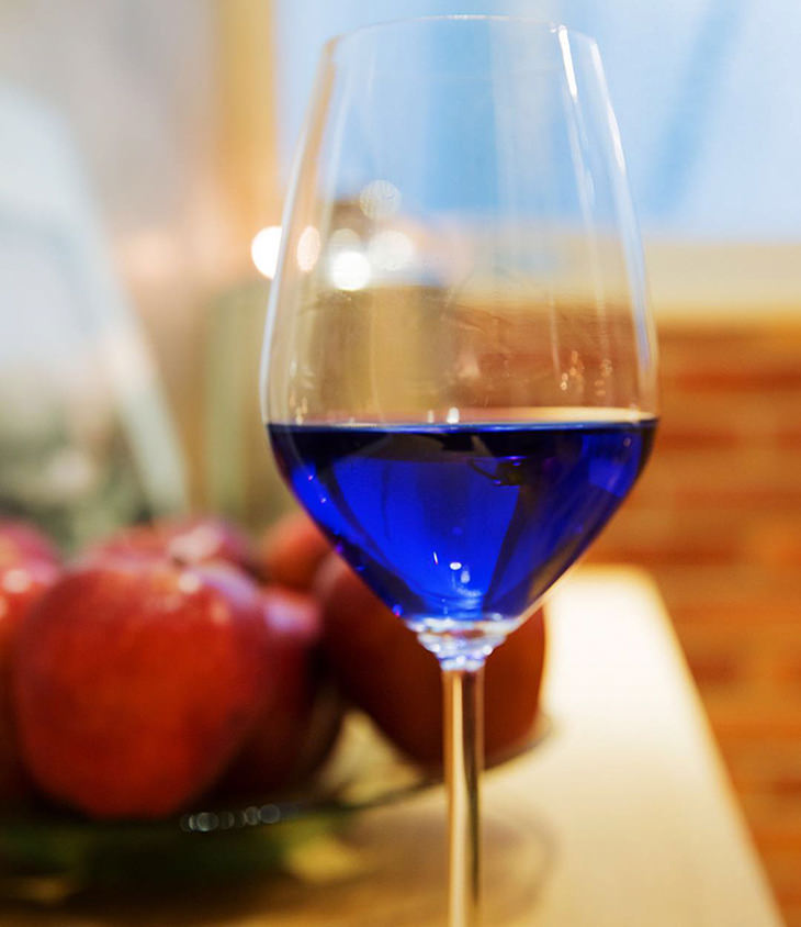 você conhece o vinho azul?