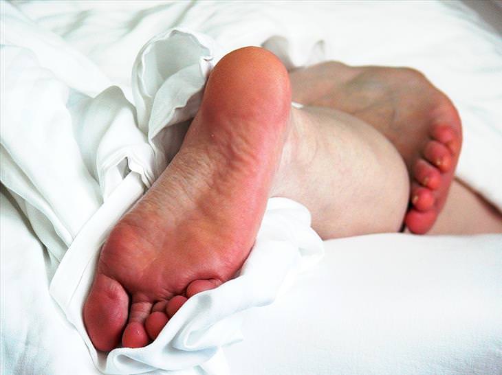 massagem nos pés saúde