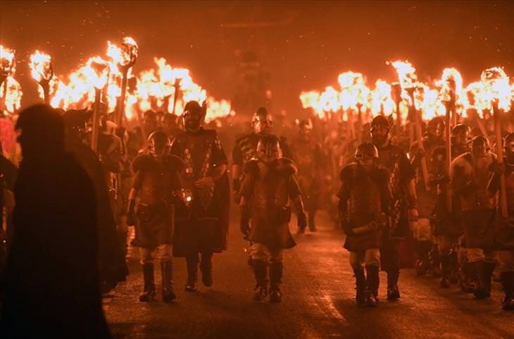 O maior festival viking do mundo celebrado na Escócia
