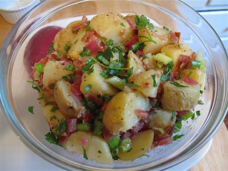 Receita da Semana: Salada de Batatas Alemã