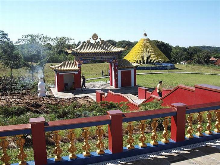 khadro ling templo budista na serra gaúcha brasil