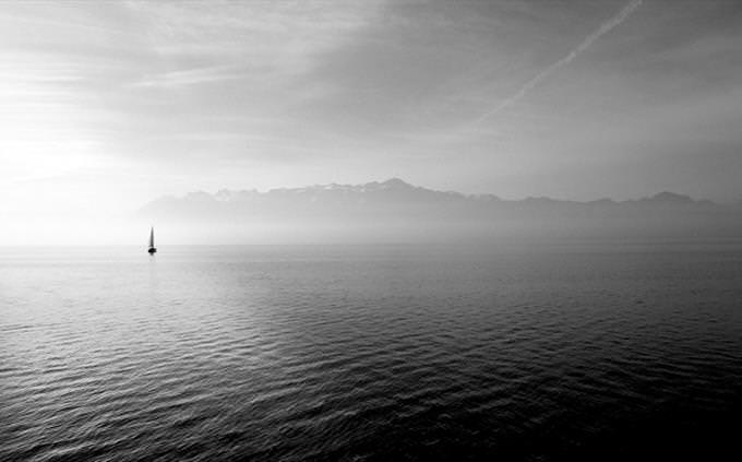 sailing black and white