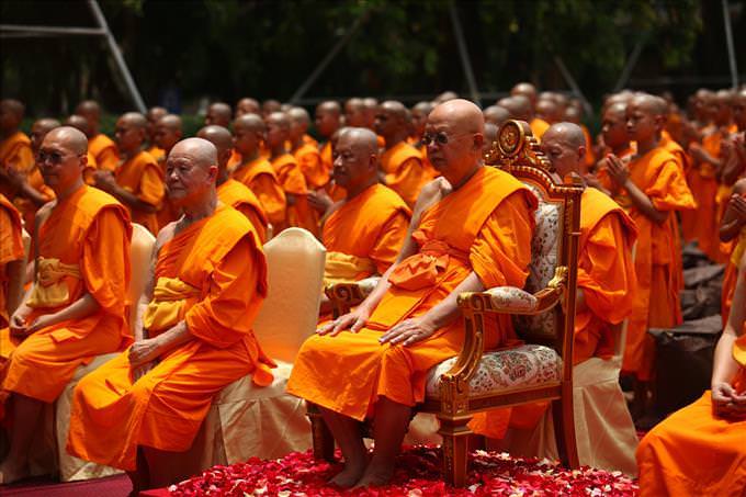 grupo de monges