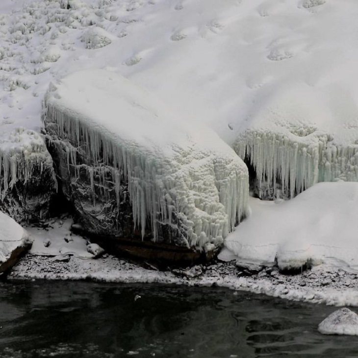 Cataratas do Niágara congeladas