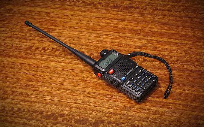 um walkie-talkie
