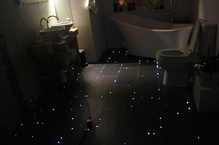 Surreal interiors-piso de banheiro