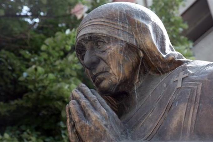 Estátua de Madre Teresa
