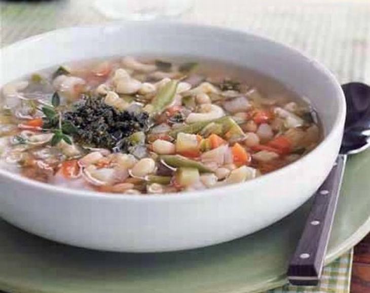 Sopa de vegetais com molho Pistou