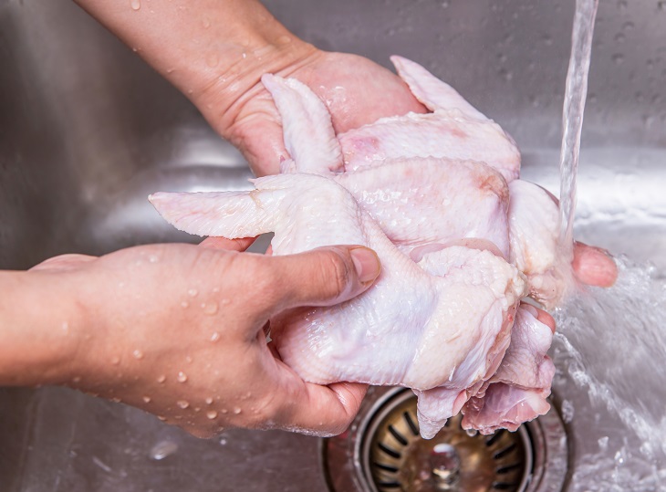 lavar o frango