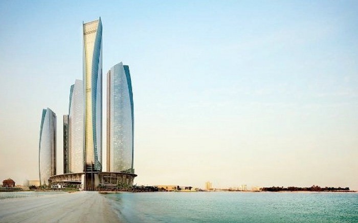 O Luxo Redefinido em Hotéis EAU