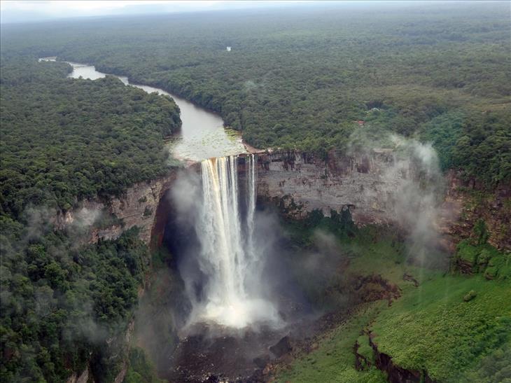 Guyanas, Um Paraíso no Caribe - cascata