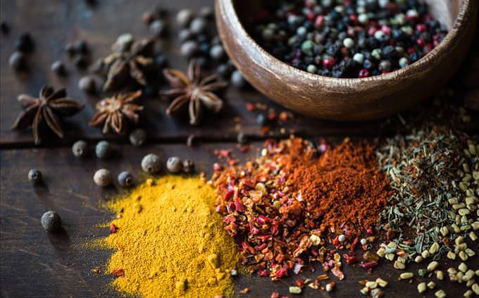 mixed herbs and spices