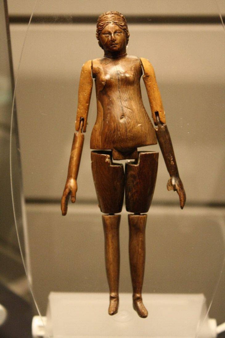 Museum Items, ancient Roman doll 