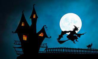desenho de bruxa voando em uma vassoura na lua cheia perto de um castelo