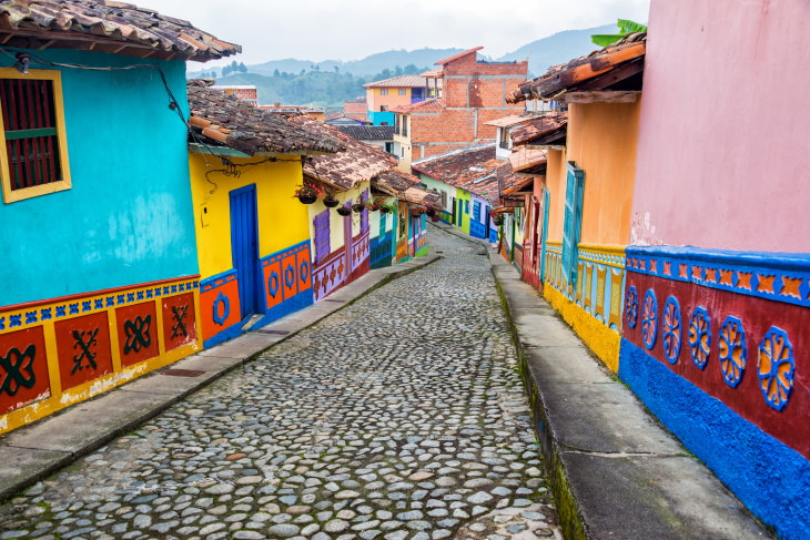 Cidades e vilas coloridas ao redor do mundo  Guatapé, Colômbia