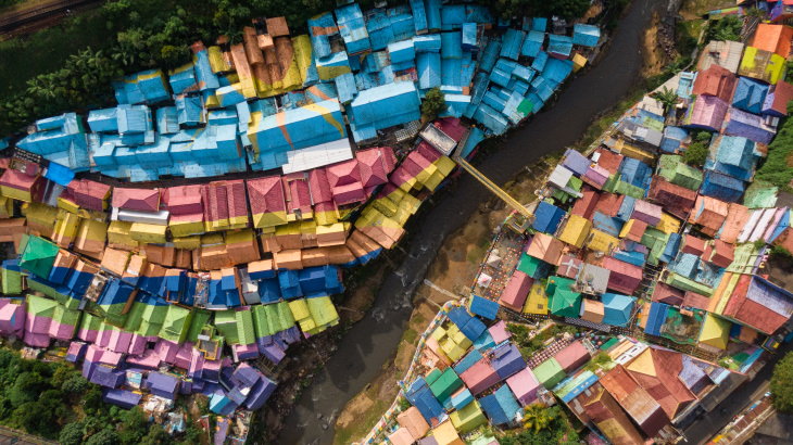Cidades e vilas coloridas ao redor do mundo  Jodipan, Indonésia