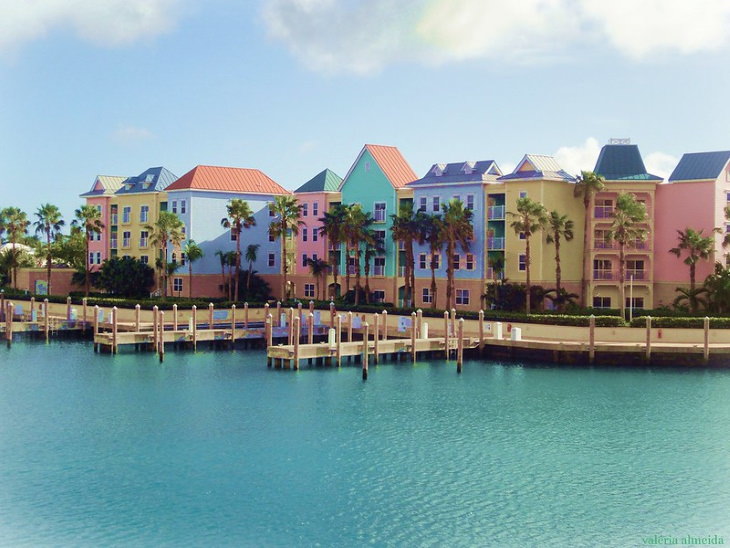 Cidades e vilas coloridas ao redor do mundo  Nassau, Bahamas
