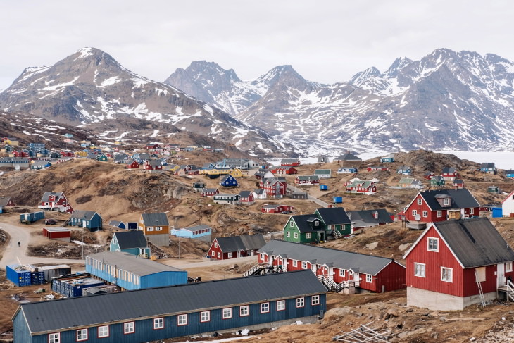 Cidades e vilas coloridas ao redor do mundo Tasiilaq, Groenlândia