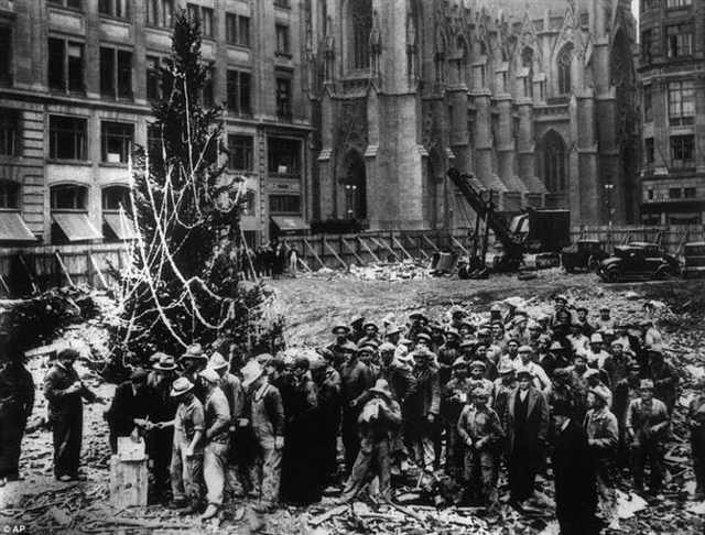 Momentos Que Marcaron La Historia Del Mundo El primer árbol de Navidad del Rockefeller Center, 1931