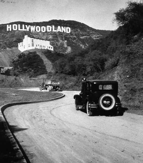 Momentos Que Marcaron La Historia Del Mundo El letrero original de Hollywood decía originalmente "Hollywoodland", 1923