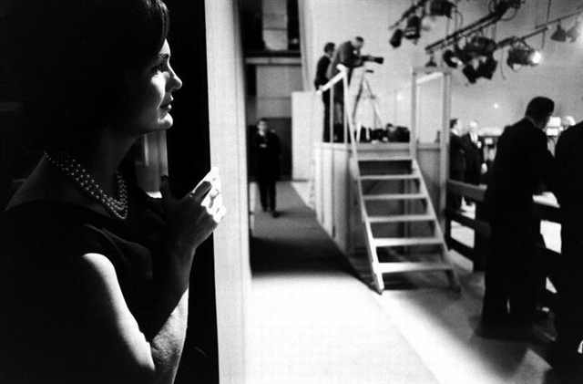 Momentos Que Marcaron La Historia Del Mundo Jackie Kennedy detrás del escenario del debate Kennedy-Nixon, 1960