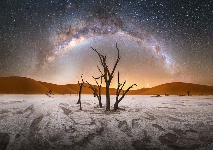 Best and colorful photographs of the Milky Way taken from different locations around the world, provided by Capture the Atlas editor Dan Zafra, “Deadvlei” by Stefan Liebermann, taken in Namib-Naukluft National Park, Namibia