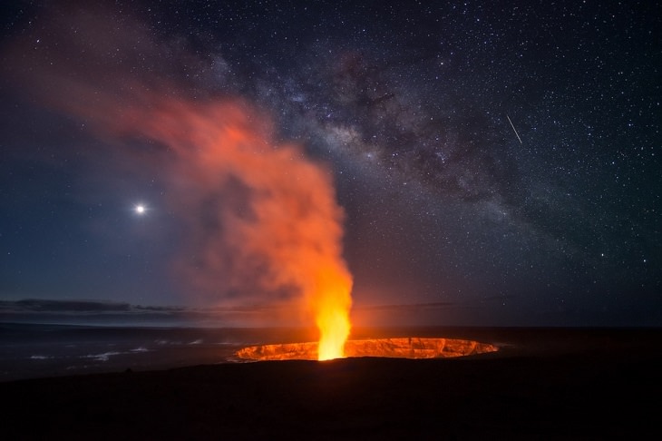 Best and colorful photographs of the Milky Way taken from different locations around the world, provided by Capture the Atlas editor Dan Zafra, “Elemental” by Miles Morgan, taken from Kilauea Volcano, Hawaii, USA