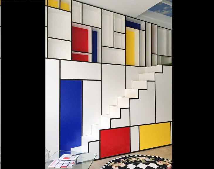 Escada inspirada em Piet Mondrian