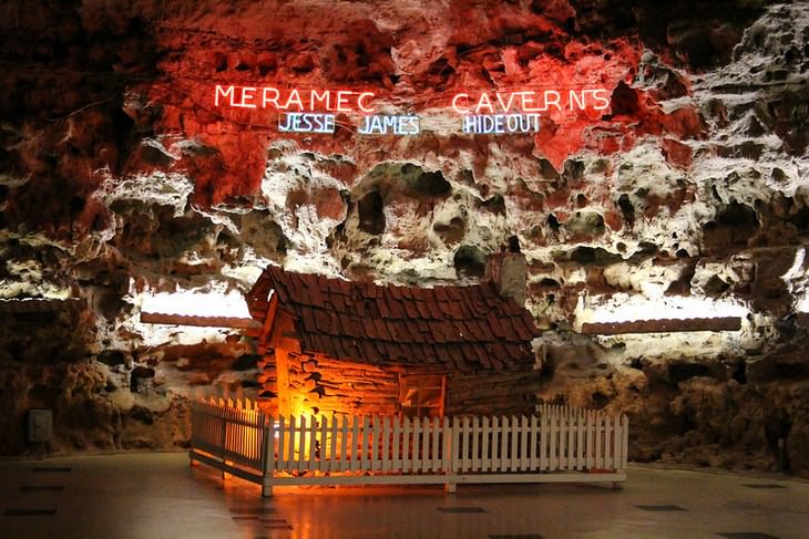 10 mais belas cavernas nos EUA   Meramec Caverns, Missouri