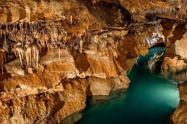 10 mais belas cavernas nos EUA  Cosmic Cavern, Arkansas