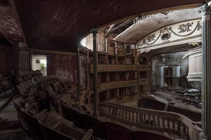 A misteriosa beleza de edifícios europeus abandonados