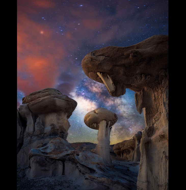 Astronomy photographs of the night sky and nightscapes by Marcin Zajac, Magic Mushroom, milky way behind mushroom shaped rock-spire (hoodoo) in Ah-Shi-Sle-Pah Wilderness