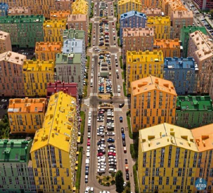 Beautiful artistic creations made by humankind and civilization over time, Comfort Town, a color-soaked apartment complex located in Kiev