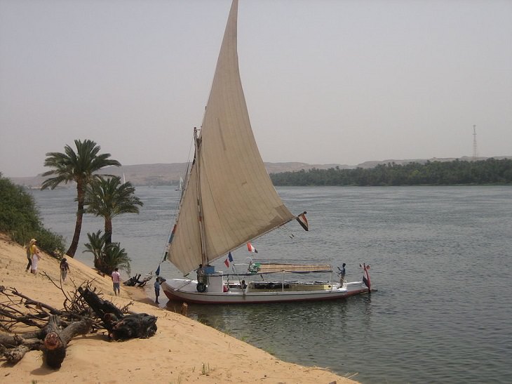 Lesser known types of boats with unusual names, Felucca