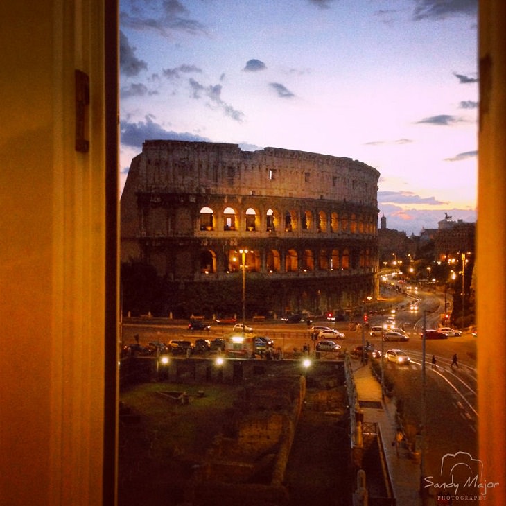 Mundo emoldurado por portas e janelas, Roma
