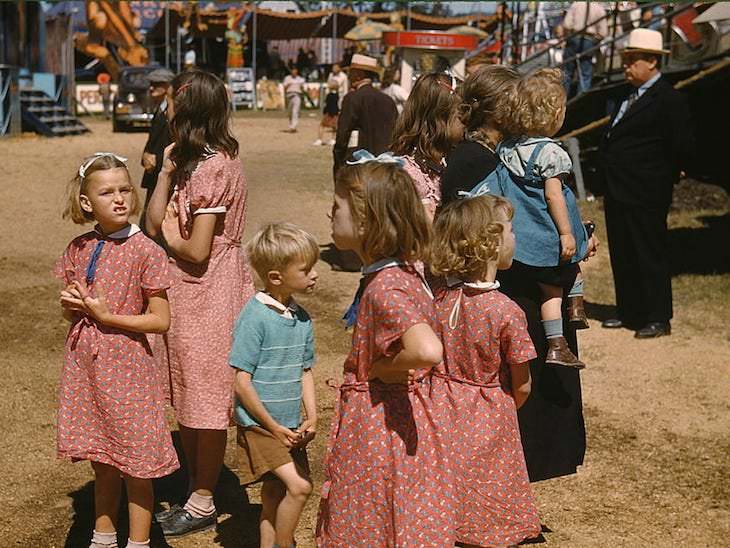 Fotos históricas retratando os EUA da década de 1940 em cores vivas