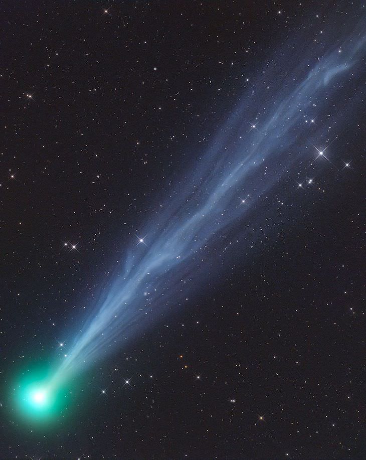 Astronomy Photographer of the Year Finalists 15. A cauda de íons excepcionalmente ativa do cometa 2020F8 SWAN, de Gerald Rhemann ,Áustria