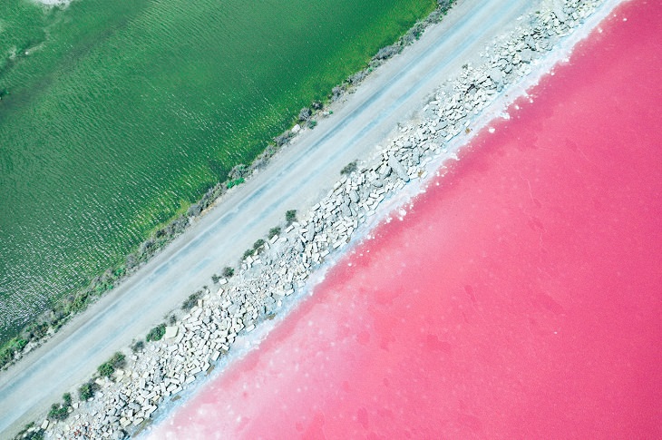fotos aéreas de campos de sal na França
