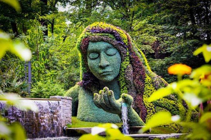 3. Uma bela escultura no Jardim Botânico de Atlanta que celebra a natureza