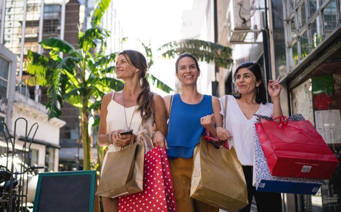 Teste seu estado mental: mulheres fazem compras
