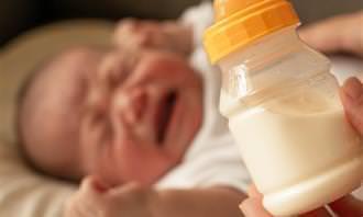 O que a rotina matinal revela sobre a personalidade: um bebê chorando