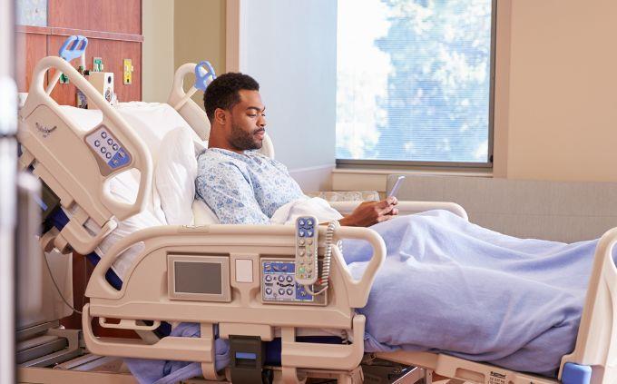 Você é empático ou simpático: Um homem em uma cama de hospital