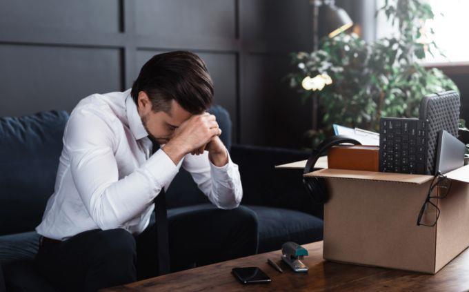 Você é empático ou simpático: Um homem que é demitido de seu emprego