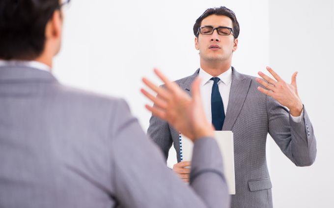 Qual é a lenda que conta a história da sua vida: Um homem pratica um discurso