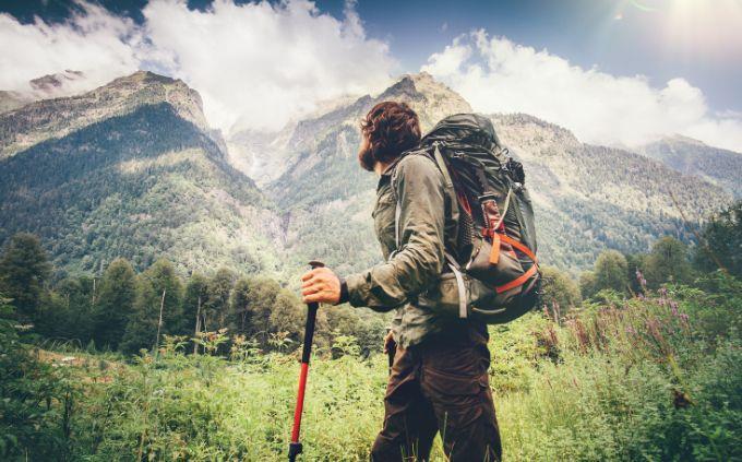 Site do Patrimônio Mundial de Trivas: um homem que viaja de natureza