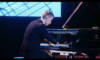 Talento e superação: Emocione-se com este jovem pianista!